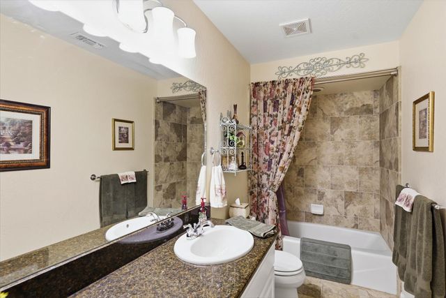 11818 Upper Circle Dr, Grass Valley, CA 95949