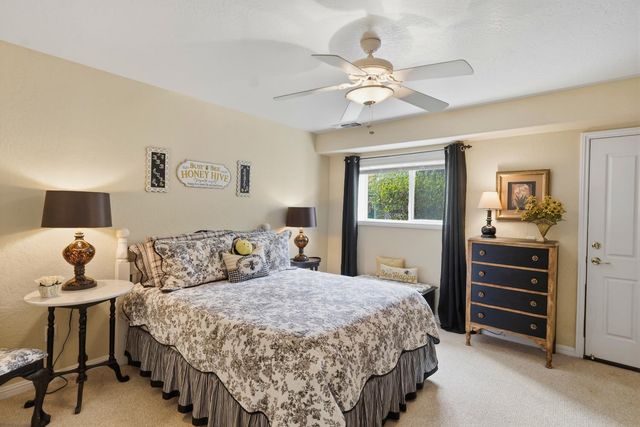 11818 Upper Circle Dr, Grass Valley, CA 95949