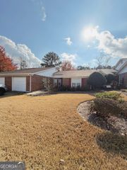 225 Monmouth Drive, Fayetteville, GA 30214