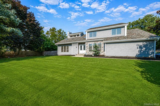 53 Miller Place Road, Miller Place, NY 11764