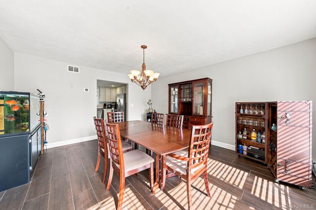 53 Miller Place Road, Miller Place, NY 11764