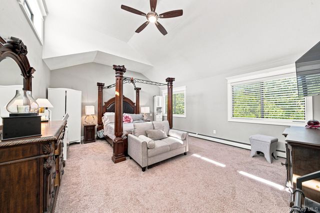 53 Miller Place Road, Miller Place, NY 11764