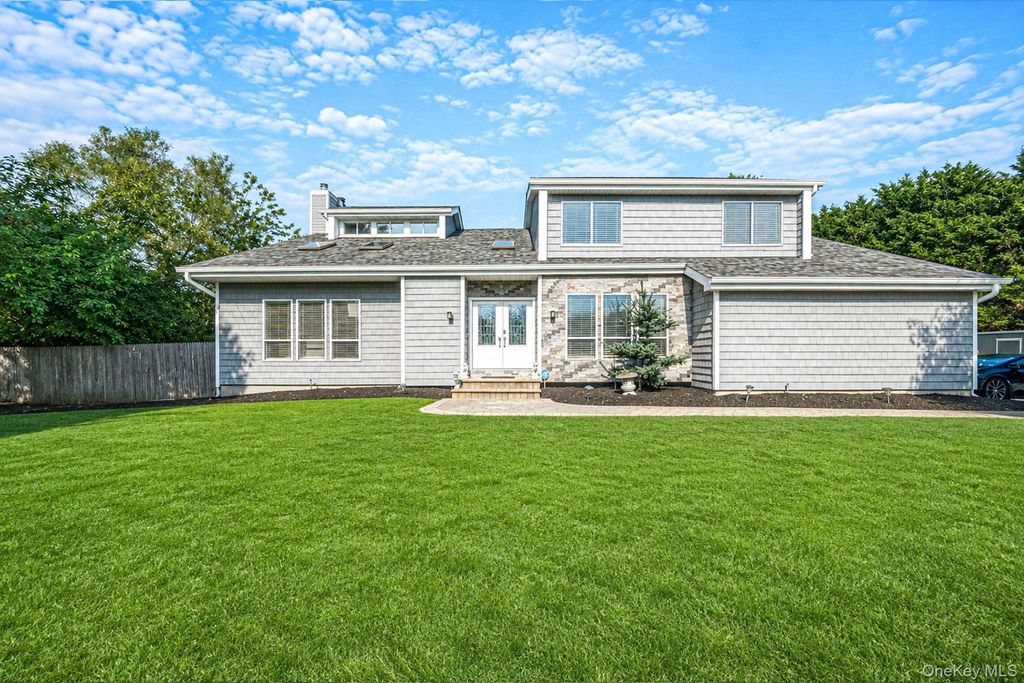 53 Miller Place Road, Miller Place, NY 11764