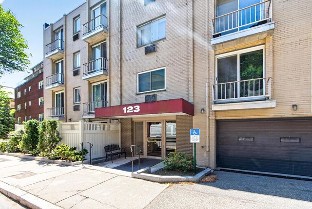 123 Sewall Ave 2K, Brookline, MA 02446