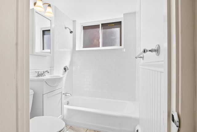 123 Sewall Ave 2K, Brookline, MA 02446