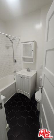 1421 S Westmoreland Avenue 26, Los Angeles, CA 90006