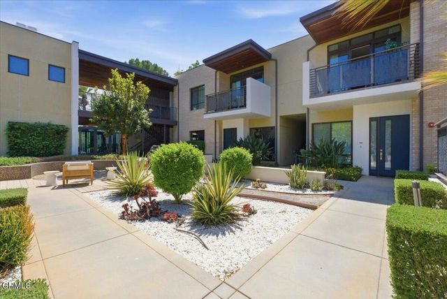 125 Hurlbut Street 205, Pasadena, CA 91105