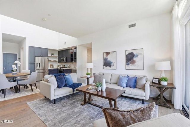125 Hurlbut Street 205, Pasadena, CA 91105