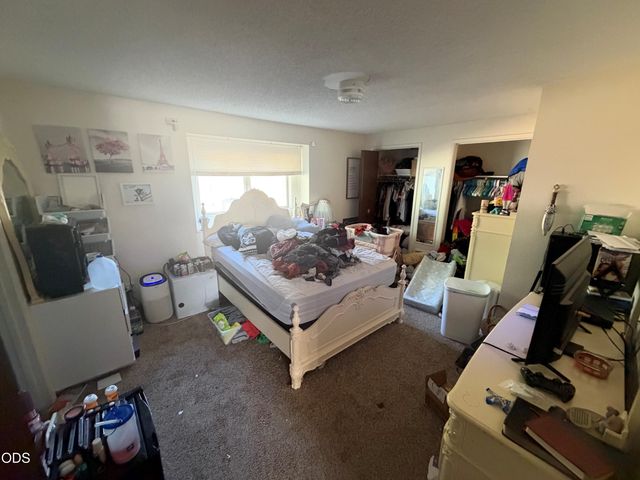 1025 Edwina Avenue, Central Point, OR 97502