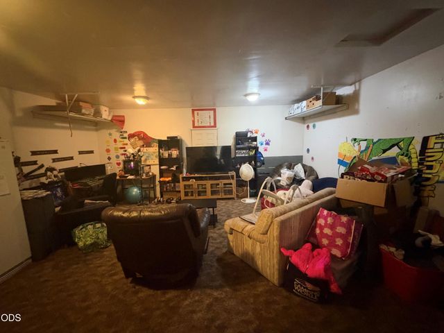 1025 Edwina Avenue, Central Point, OR 97502