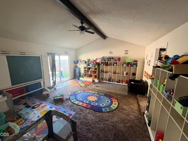 1025 Edwina Avenue, Central Point, OR 97502