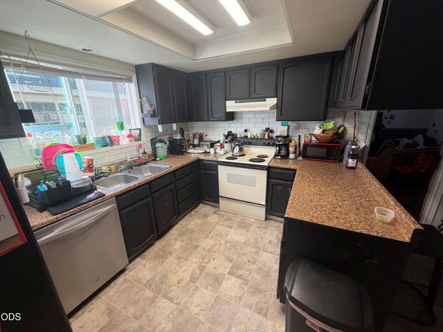 1025 Edwina Avenue, Central Point, OR 97502