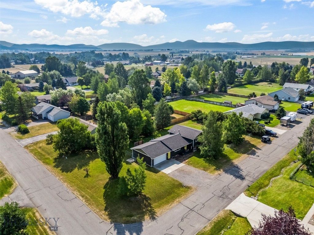 204 Buckhorn Trail, Bozeman, MT 59718 photo 2