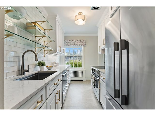 3707 Sw 52ND Pl 7, Portland, OR 97221