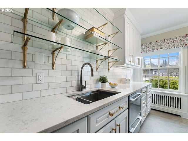 3707 Sw 52ND Pl 7, Portland, OR 97221