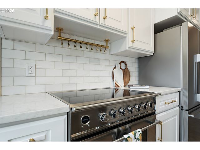 3707 Sw 52ND Pl 7, Portland, OR 97221