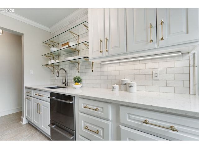 3707 Sw 52ND Pl 7, Portland, OR 97221