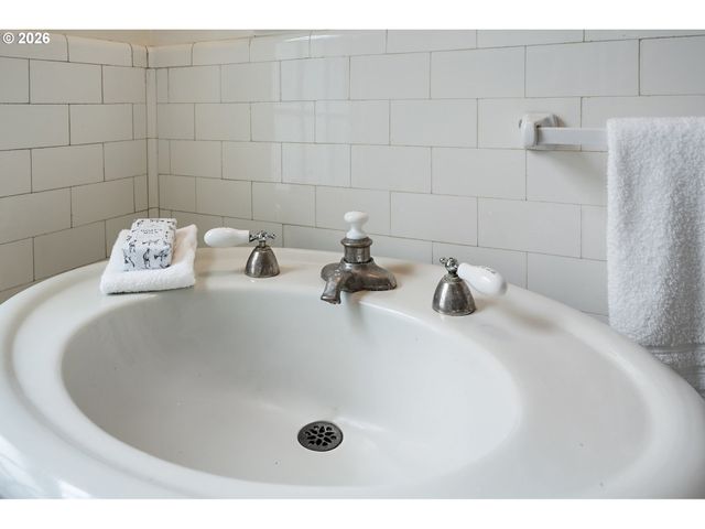 3707 Sw 52ND Pl 7, Portland, OR 97221