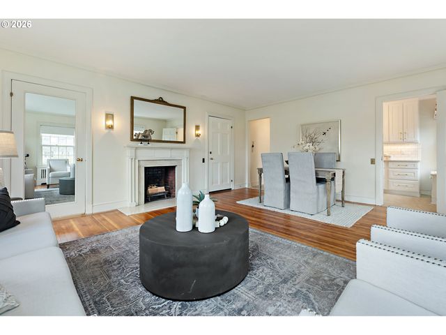3707 Sw 52ND Pl 7, Portland, OR 97221