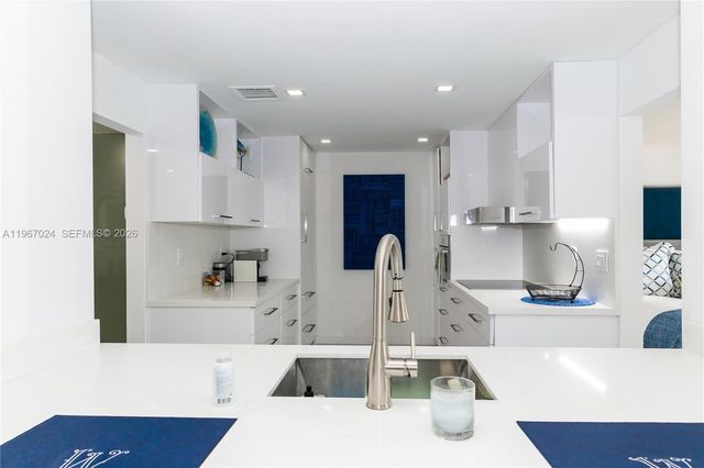 9100 W Bay Harbor Dr 9C, Bay Harbor Islands, FL 33154