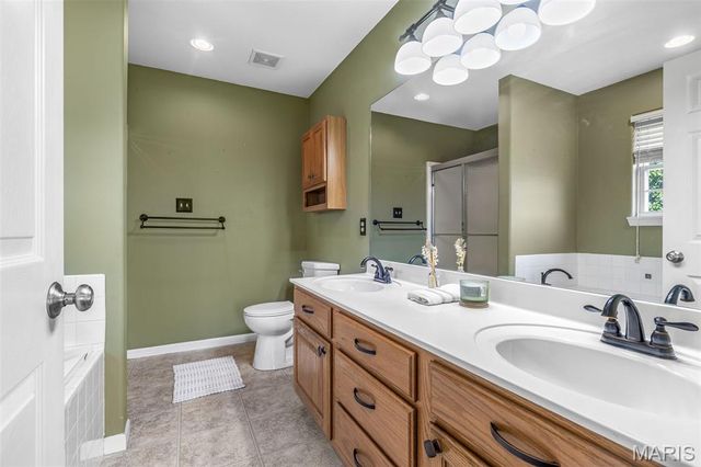 728 John David Drive, Farmington, MO 63640