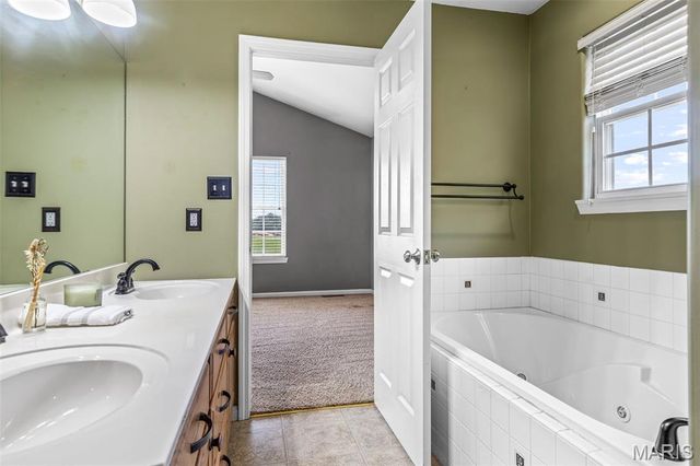 728 John David Drive, Farmington, MO 63640