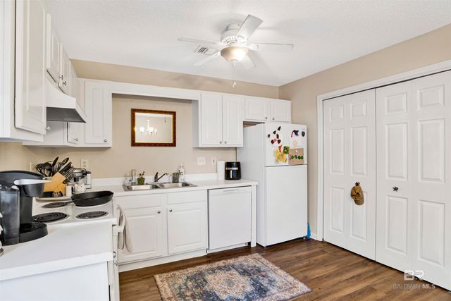 400 E 24th Avenue 6, Gulf Shores, AL 36542