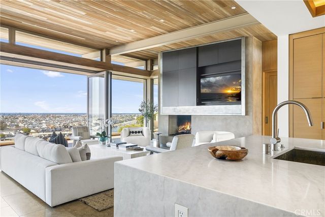 1231 Dolphin, Corona Del Mar, CA 92625