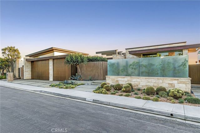 1231 Dolphin, Corona Del Mar, CA 92625