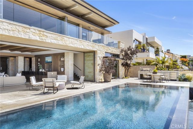 1231 Dolphin, Corona Del Mar, CA 92625