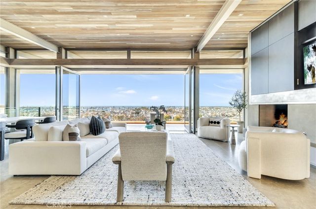 1231 Dolphin, Corona Del Mar, CA 92625