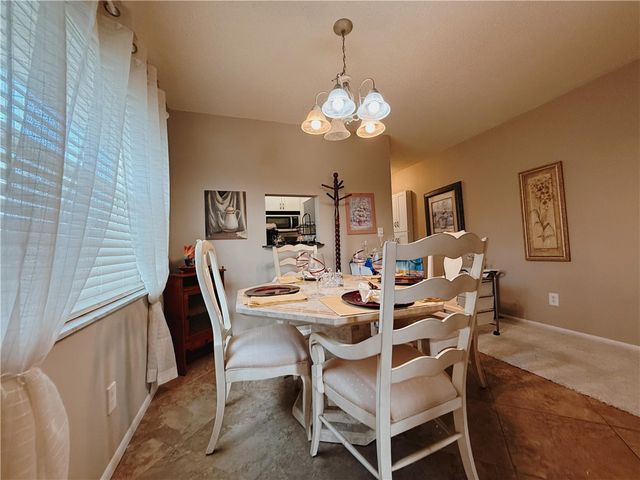 106 Spring Lake Court 201, Vero Beach, FL 32962