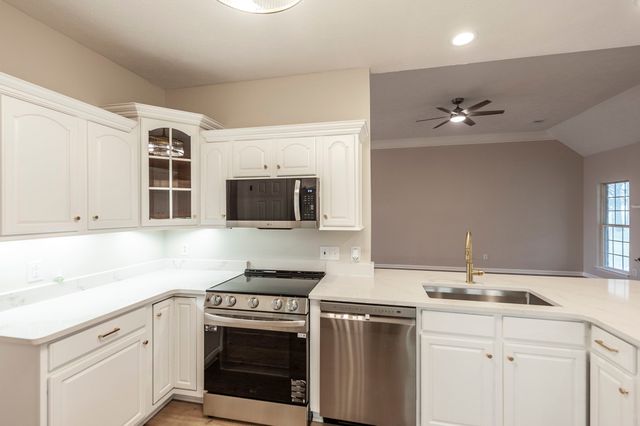 1021 Pittman Dr, Gallatin, TN 37066