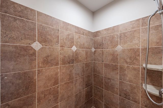 1021 Pittman Dr, Gallatin, TN 37066