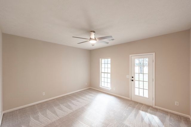 1021 Pittman Dr, Gallatin, TN 37066