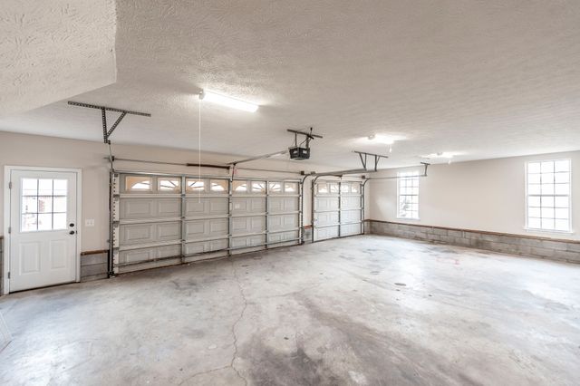 1021 Pittman Dr, Gallatin, TN 37066