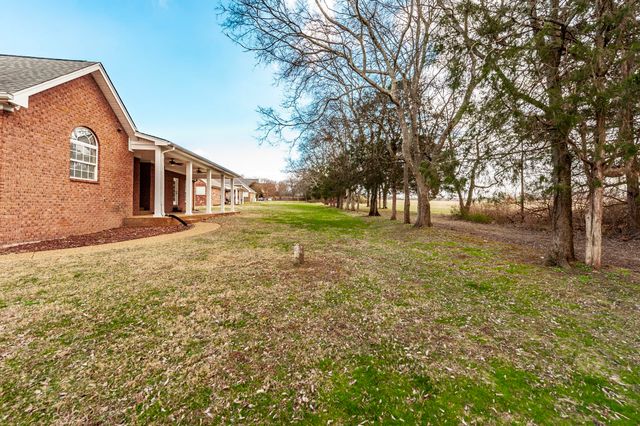 1021 Pittman Dr, Gallatin, TN 37066