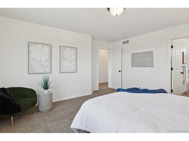 727 Elk Mountain Dr, Severance, CO 80550