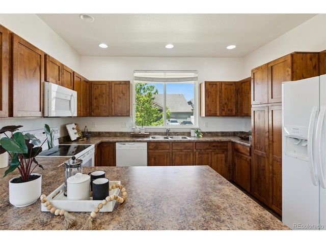 727 Elk Mountain Dr, Severance, CO 80550