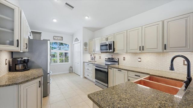 8222 HAVEN HARBOUR WAY, Bradenton, FL 34212