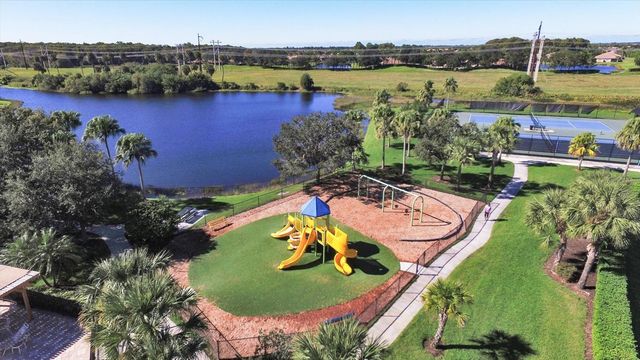 8222 HAVEN HARBOUR WAY, Bradenton, FL 34212