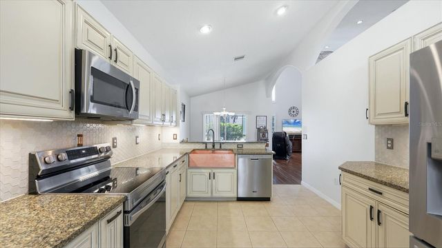8222 HAVEN HARBOUR WAY, Bradenton, FL 34212