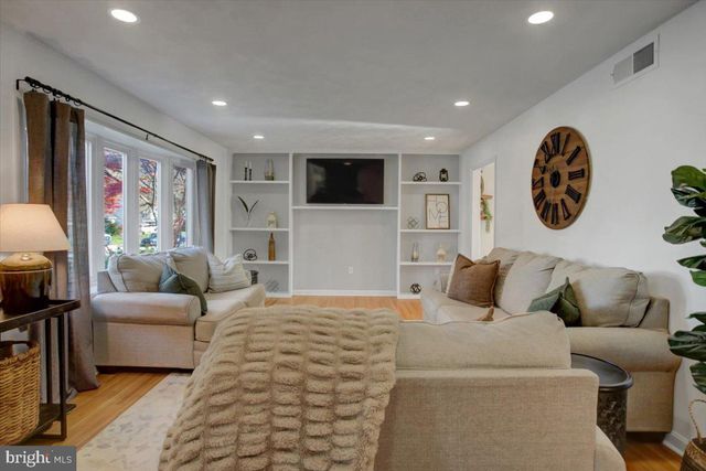 904 ALISON AVE, Mechanicsburg, PA 17055