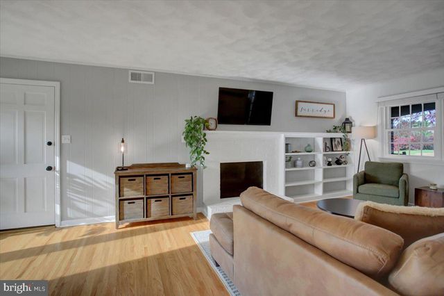 904 ALISON AVE, Mechanicsburg, PA 17055