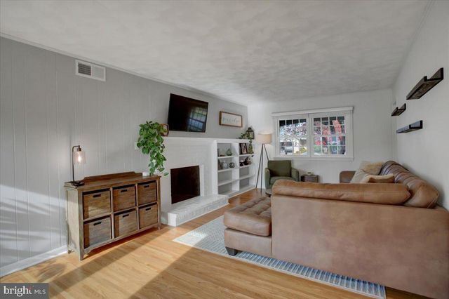 904 ALISON AVE, Mechanicsburg, PA 17055