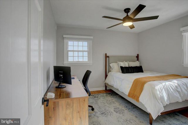 904 ALISON AVE, Mechanicsburg, PA 17055