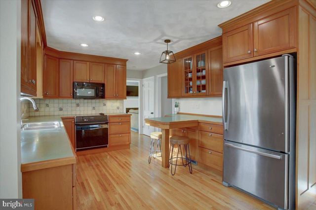 904 ALISON AVE, Mechanicsburg, PA 17055