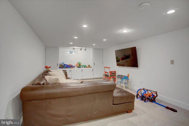 904 ALISON AVE, Mechanicsburg, PA 17055