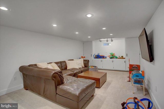 904 ALISON AVE, Mechanicsburg, PA 17055