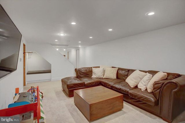 904 ALISON AVE, Mechanicsburg, PA 17055